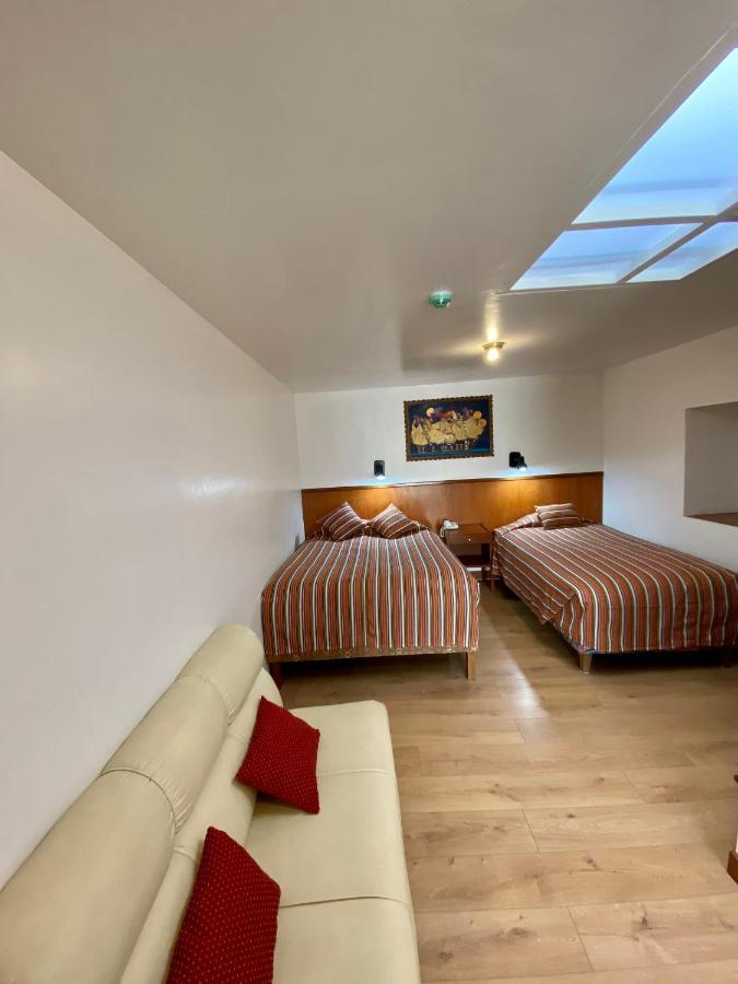 Hostal Saphi - Excelente ubicación Hotel
