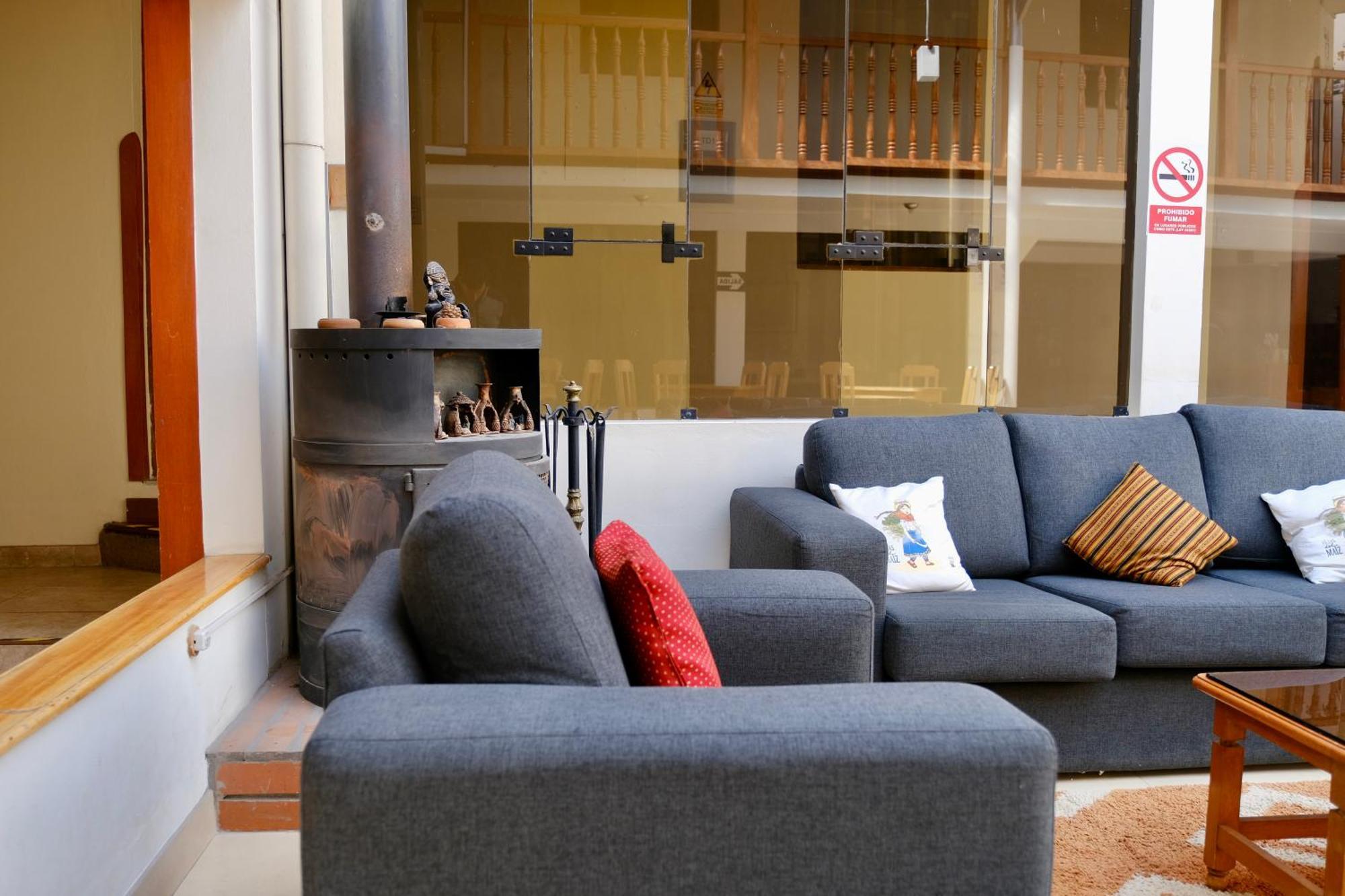 Hostal Saphi - Excelente ubicación Hotel 2*