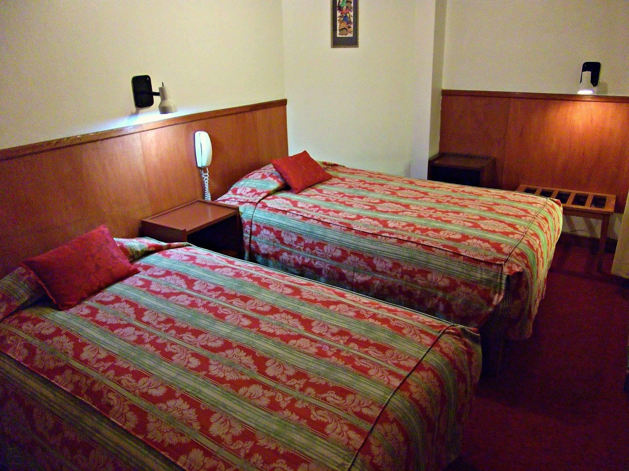 Hostal Saphi - Excelente ubicación